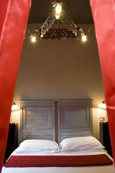 Bed & Breakfast N4u Guest House