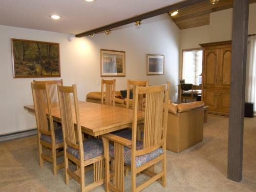 Hotel Snowcreek Resort