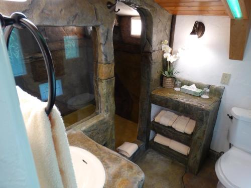 Lodge Chalet Kilauea Collection