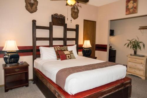 Lodge Chalet Kilauea Collection