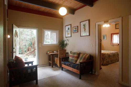 Lodge Chalet Kilauea Collection