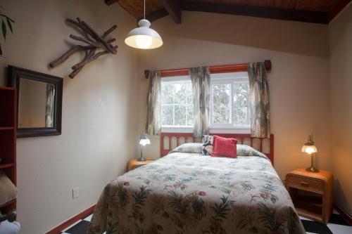 Lodge Chalet Kilauea Collection