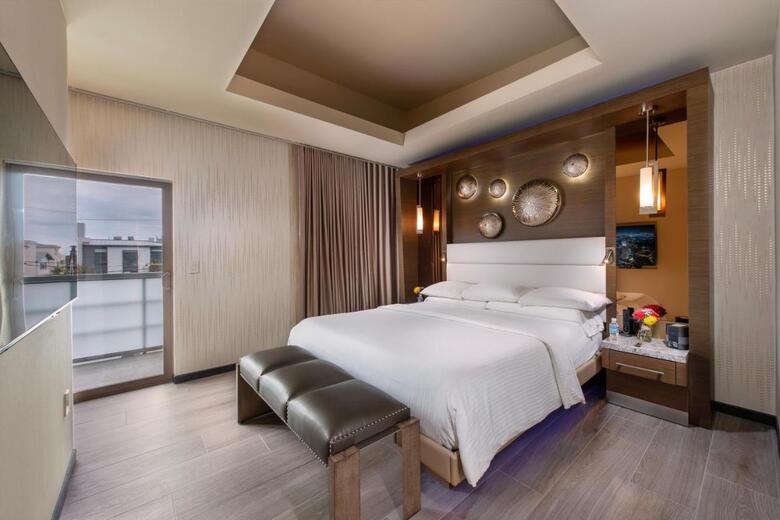 Shade Hotel