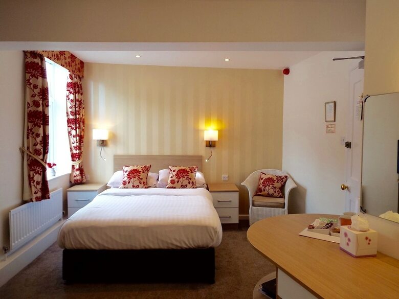 Hotel Wateredge Inn