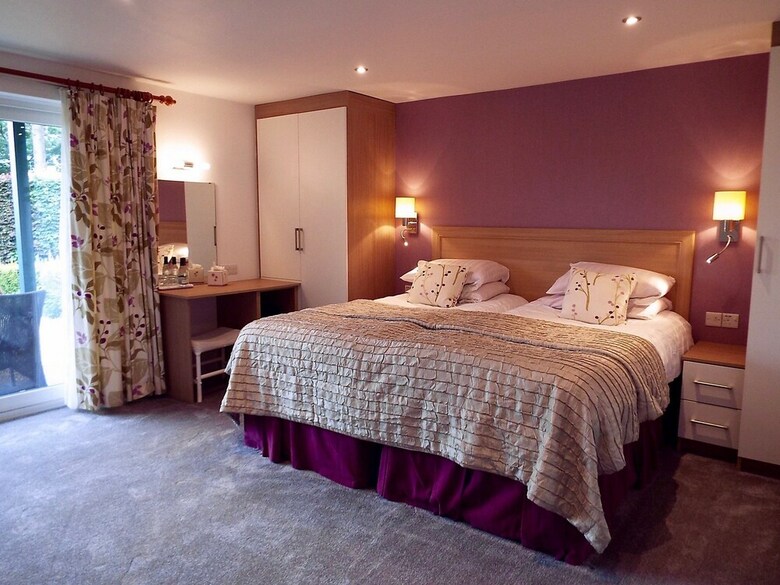 Hotel Wateredge Inn