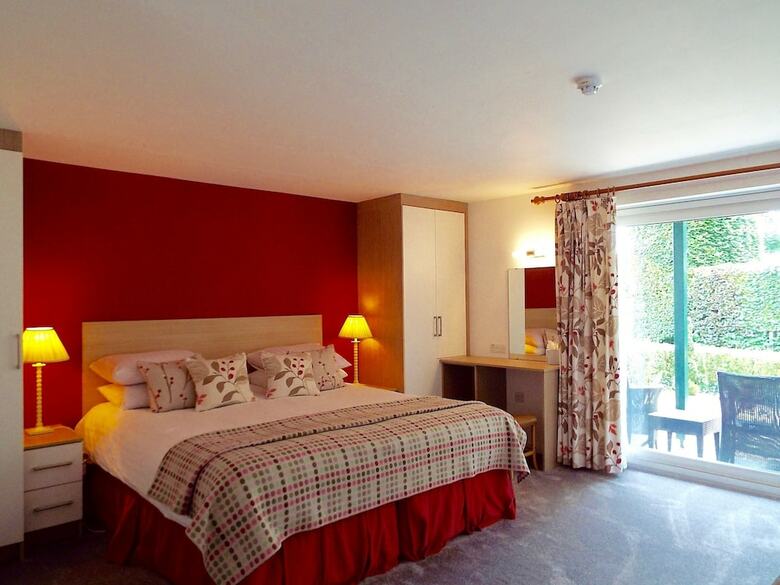 Hotel Wateredge Inn