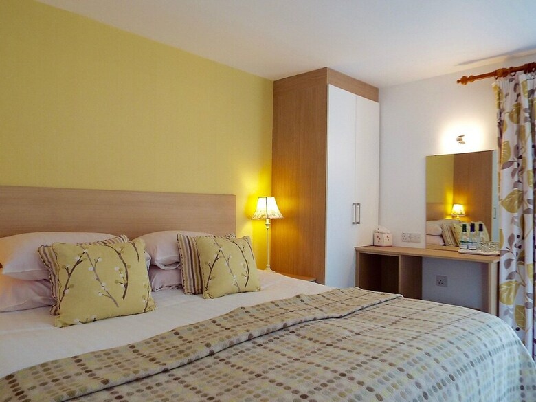 Hotel Wateredge Inn