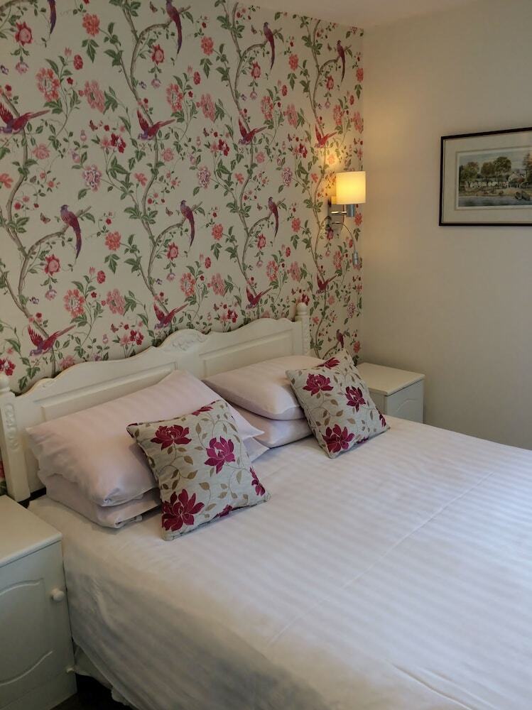 Hotel Wateredge Inn