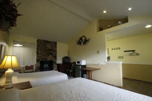Motel Monterey Fireside Lodge