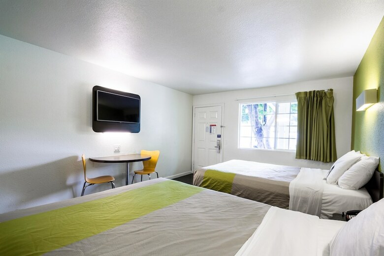 Motel 6 - Downtown Monterey