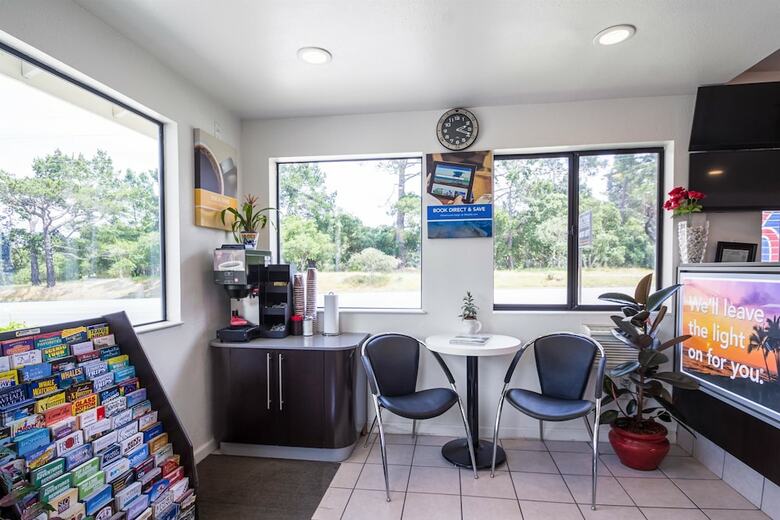 Motel 6 - Downtown Monterey