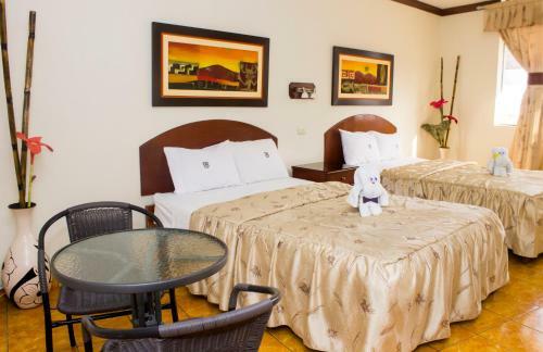 Hostal El Escudero Lodge