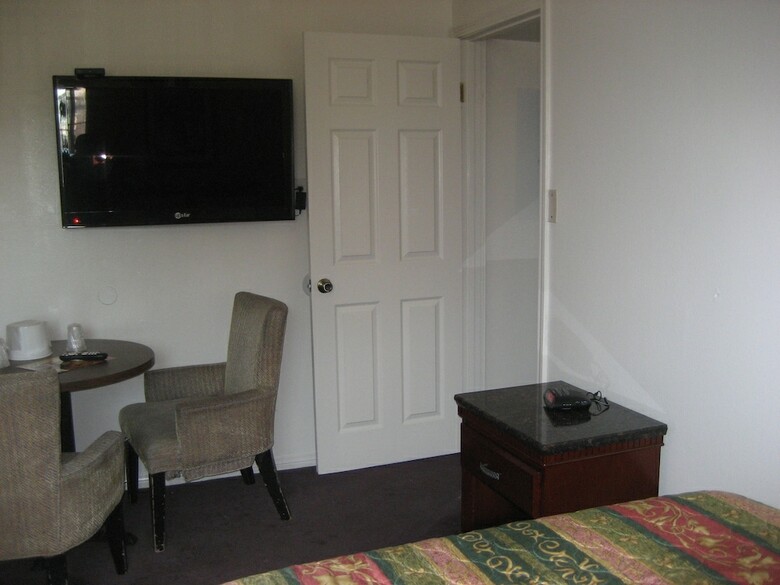 Walls Motel Long Beach