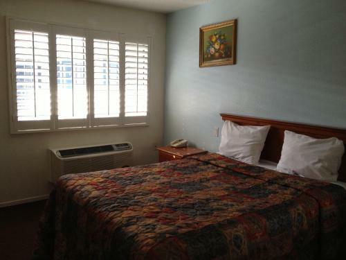Oak Tree Motel