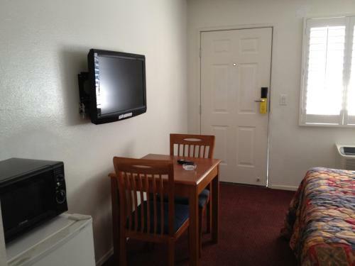 Oak Tree Motel