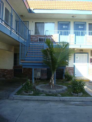 Oak Tree Motel