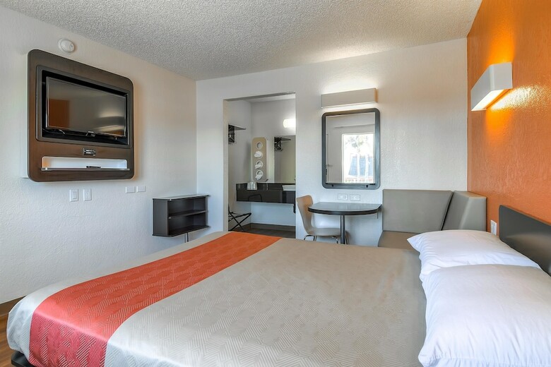 Motel 6 Los Angeles - Long Beach