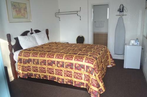Searle Motel