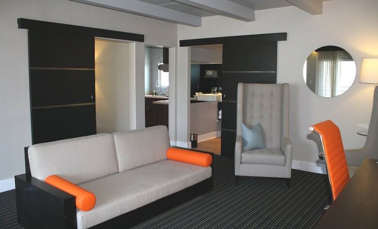 Hotel Current