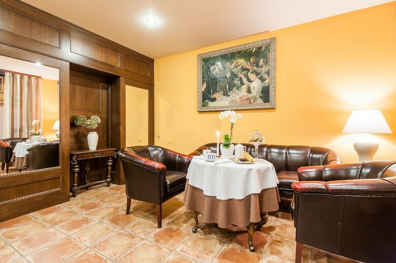 Bohemia Plaza Hotel