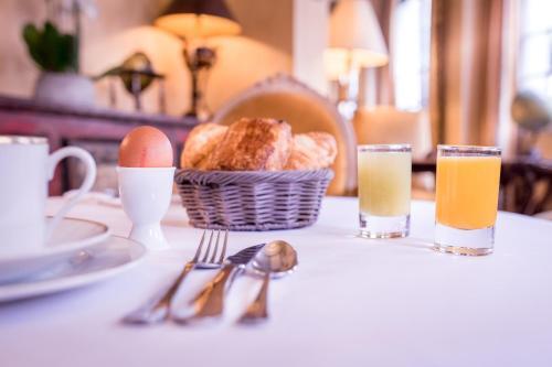 Hotel H�tel Louis II Saint Germain