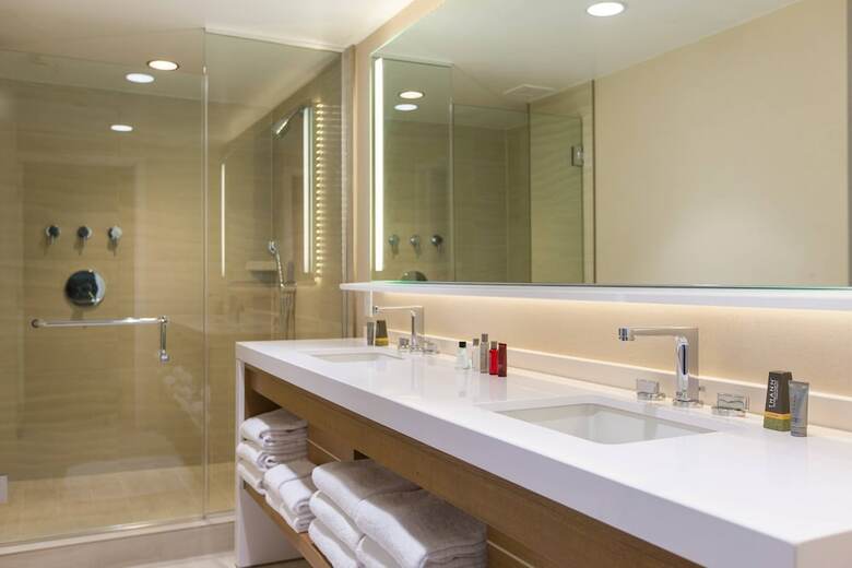 Hotel Newport Marriott