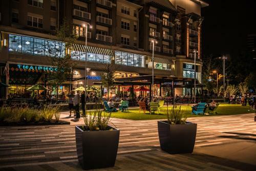 Apartamento Crystal Quarters Corporate Housing At The Concord