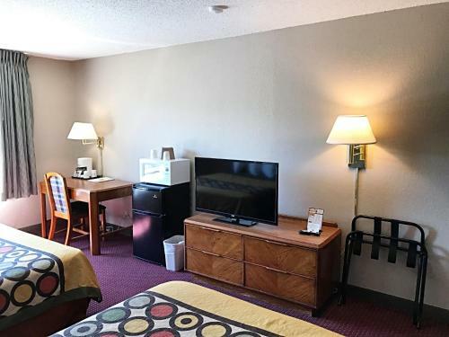 Hotel Super 8 Madison East