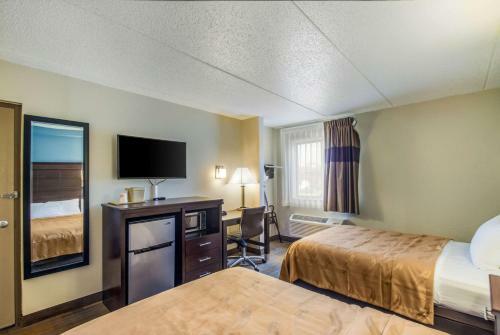Motel 6 Madison North