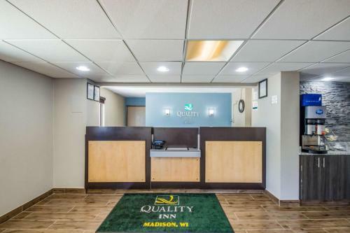 Motel 6 Madison North