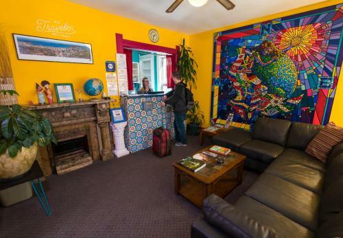 Hi - Madison Hostel