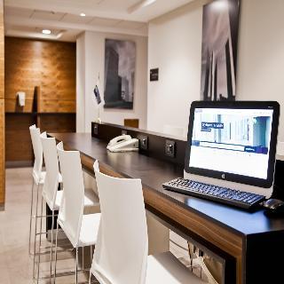 Hotel City Express Plus Satelite
