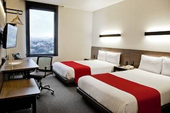 Hotel City Express Plus Satelite