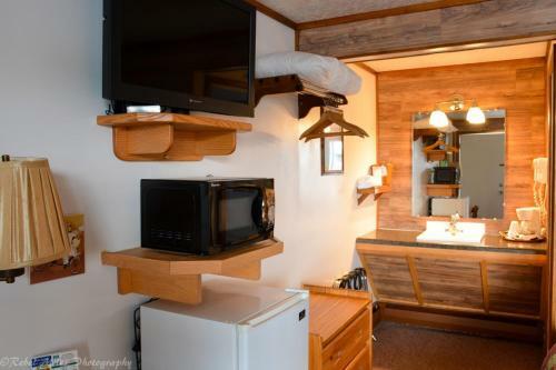 Vindel Motel - Mackinaw City
