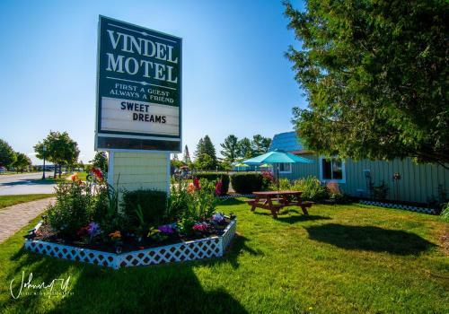 Vindel Motel - Mackinaw City