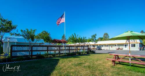 Vindel Motel - Mackinaw City