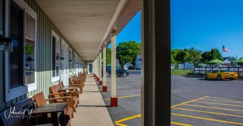 Vindel Motel - Mackinaw City