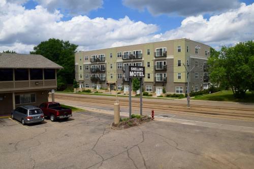 Snelling Motor Inn