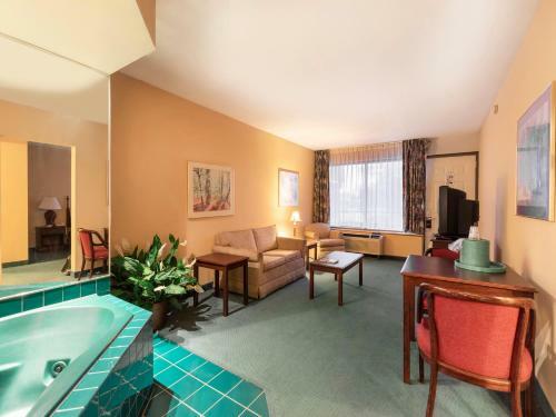 Hotel Mansion View Inn & Suites