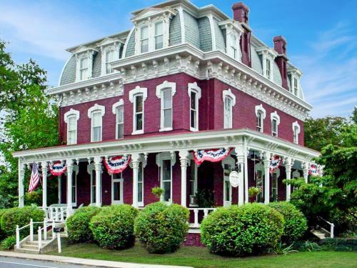 Lovelace Manor Bed And Breakfast