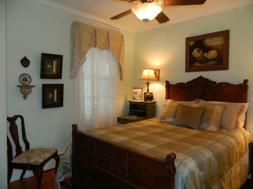 Ej Bowman House Bed & Breakfast