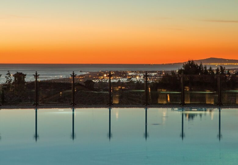 Hotel Resort At Pelican Hill