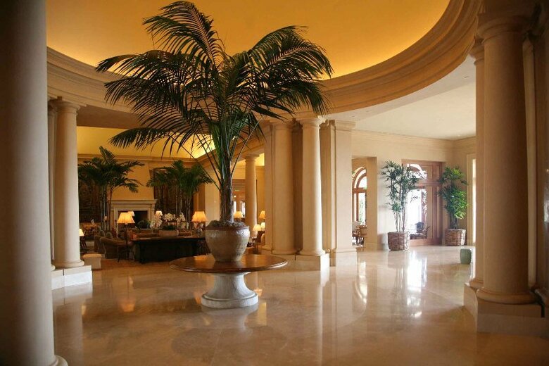 Hotel Resort At Pelican Hill
