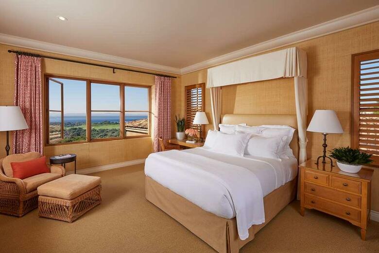 Hotel Resort At Pelican Hill