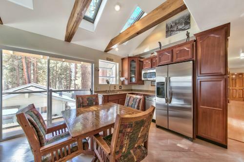 Hodge Podge Lodge By Tahoe Management Services