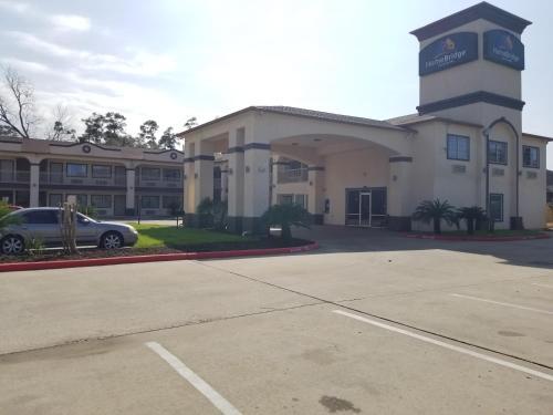 Motel Oaks Lodge And Suites