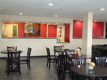 Hotel Econo Lodge Inn And Suites - Jackson