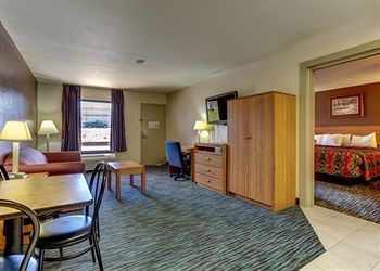 Hotel Econo Lodge Inn And Suites - Jackson