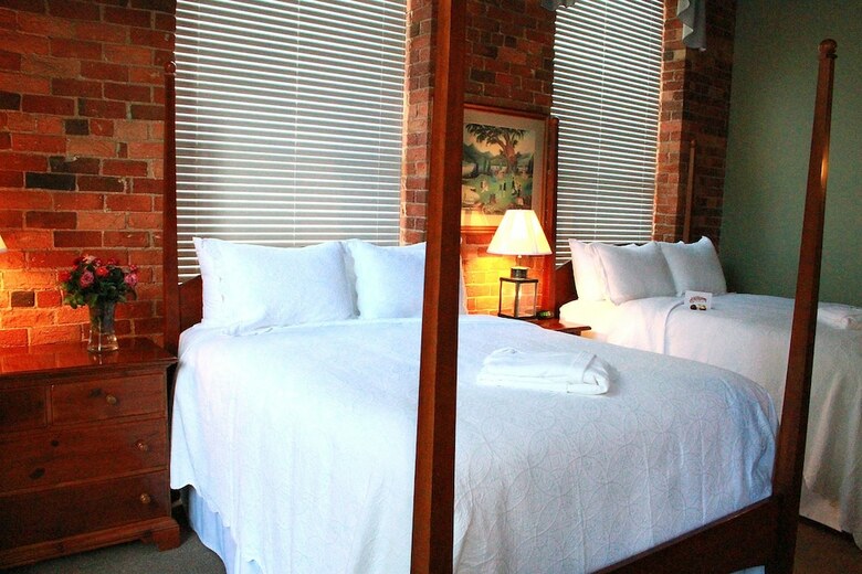 Hotel The Historic Brookstown Inn