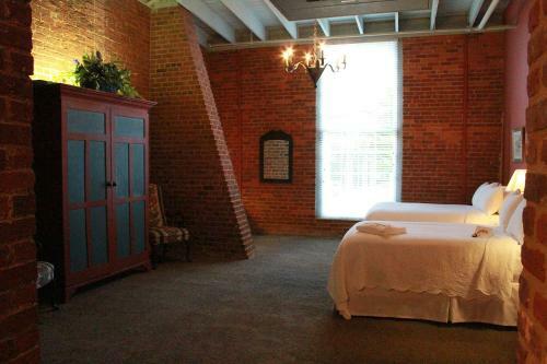 Hotel The Historic Brookstown Inn